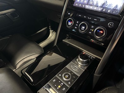 2020 Land Rover Discovery - Thumbnail