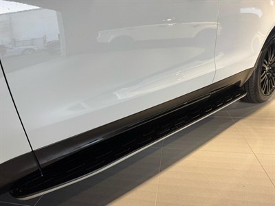 2020 Land Rover Discovery - Thumbnail