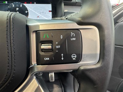 2025 Land Rover Discovery - Thumbnail