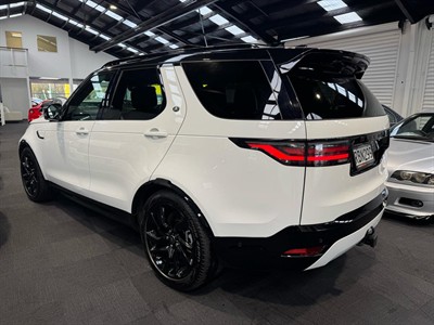 2025 Land Rover Discovery - Thumbnail