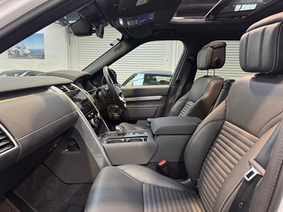 2025 Land Rover Discovery - Thumbnail