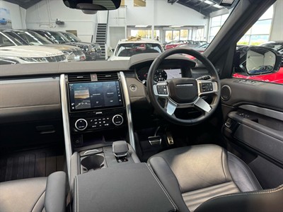 2025 Land Rover Discovery - Thumbnail