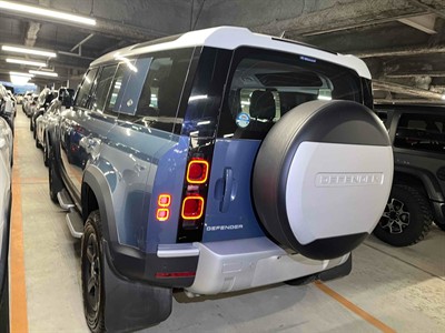2020 Land Rover Defender - Thumbnail