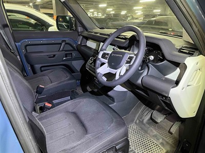 2020 Land Rover Defender - Thumbnail
