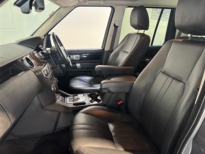 2015 Land Rover Discovery - Thumbnail