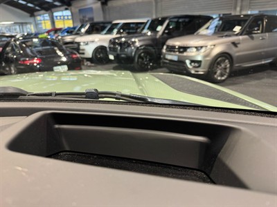 2023 Land Rover Defender - Thumbnail