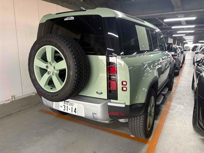 2023 Land Rover Defender - Thumbnail