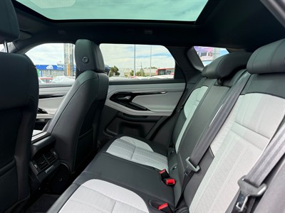2019 Land Rover Range Rover Evoque - Thumbnail