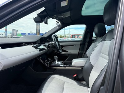 2019 Land Rover Range Rover Evoque - Thumbnail
