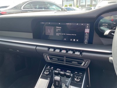 2020 Porsche 911 - Thumbnail