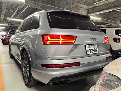 2017 Audi Q7 - Thumbnail