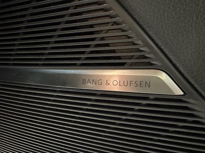 2019 Audi Q8 - Thumbnail
