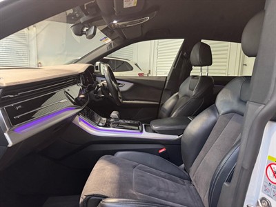 2019 Audi Q8 - Thumbnail