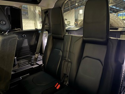 2020 Land Rover Defender - Thumbnail
