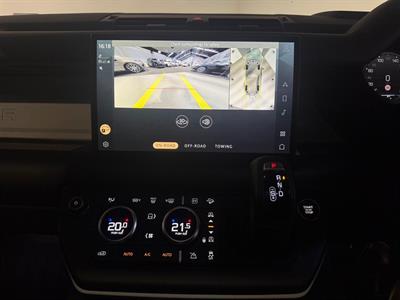 2024 Land Rover Defender - Thumbnail