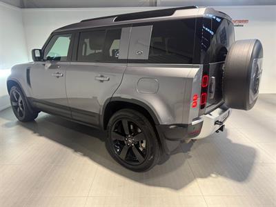 2024 Land Rover Defender - Thumbnail