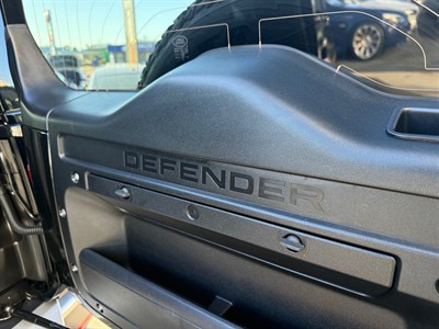 2023 Land Rover Defender - Thumbnail