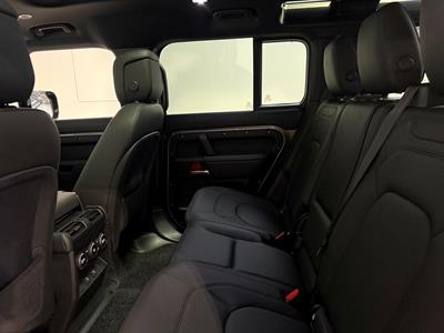 2025 Land Rover Defender - Thumbnail