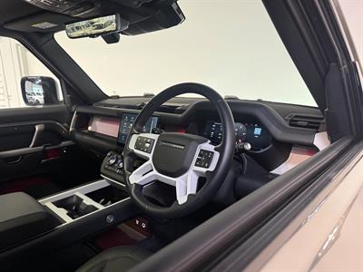2025 Land Rover Defender - Thumbnail