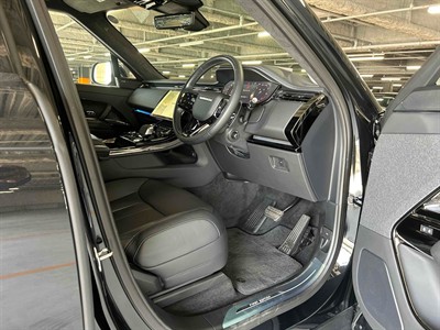 2023 Land Rover Range Rover - Thumbnail