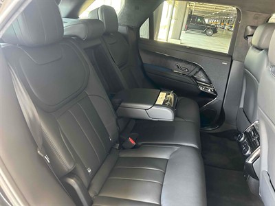 2023 Land Rover Range Rover - Thumbnail