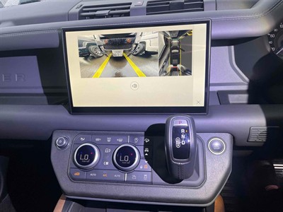 2022 Land Rover Defender - Thumbnail