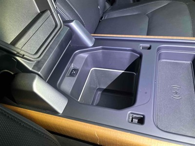 2022 Land Rover Defender - Thumbnail