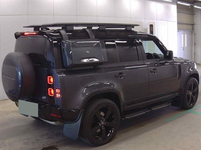2022 Land Rover Defender - Thumbnail