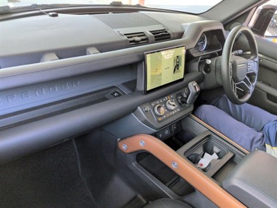 2022 Land Rover Defender - Thumbnail