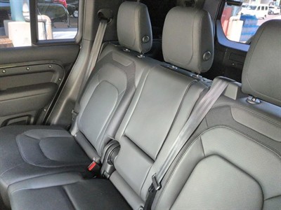 2022 Land Rover Defender - Thumbnail
