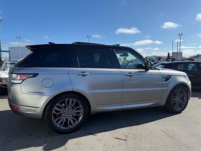 2017 Land Rover Range Rover - Thumbnail