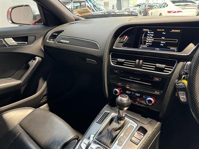2013 Audi RS4 - Thumbnail