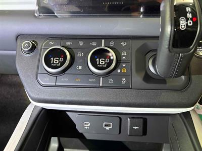 2023 Land Rover Defender - Thumbnail