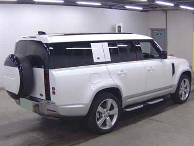 2023 Land Rover Defender - Thumbnail