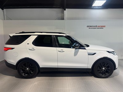 2017 Land Rover Discovery - Thumbnail