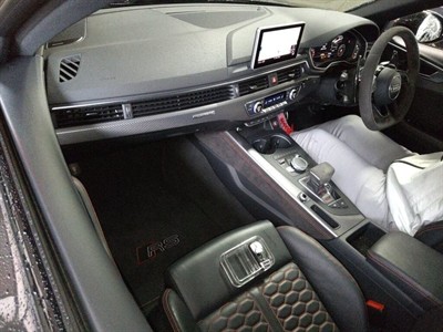 2019 Audi RS4 - Thumbnail