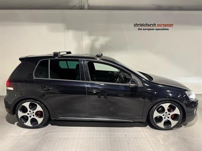 2011 Volkswagen Golf - Thumbnail