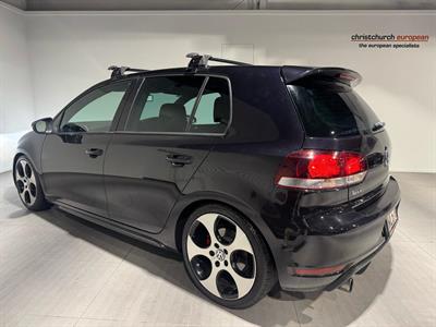 2011 Volkswagen Golf - Thumbnail