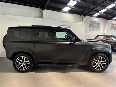 2021 Land Rover Defender - Thumbnail