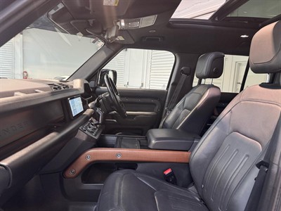 2021 Land Rover Defender - Thumbnail