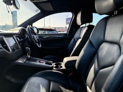 2015 Porsche Macan - Thumbnail