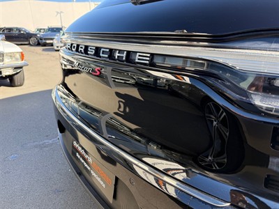 2015 Porsche Macan - Thumbnail