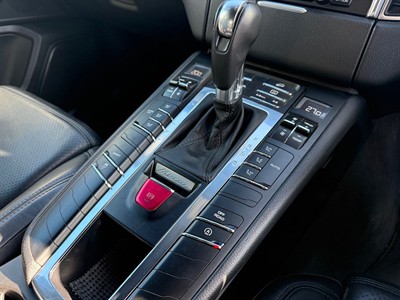 2015 Porsche Macan - Thumbnail