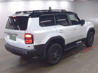 2025 Toyota Land Cruiser Prado - Thumbnail