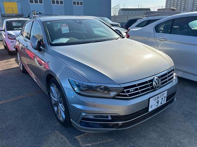 2017 Volkswagen Passat - Thumbnail