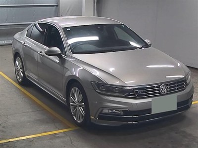 2017 Volkswagen Passat - Thumbnail