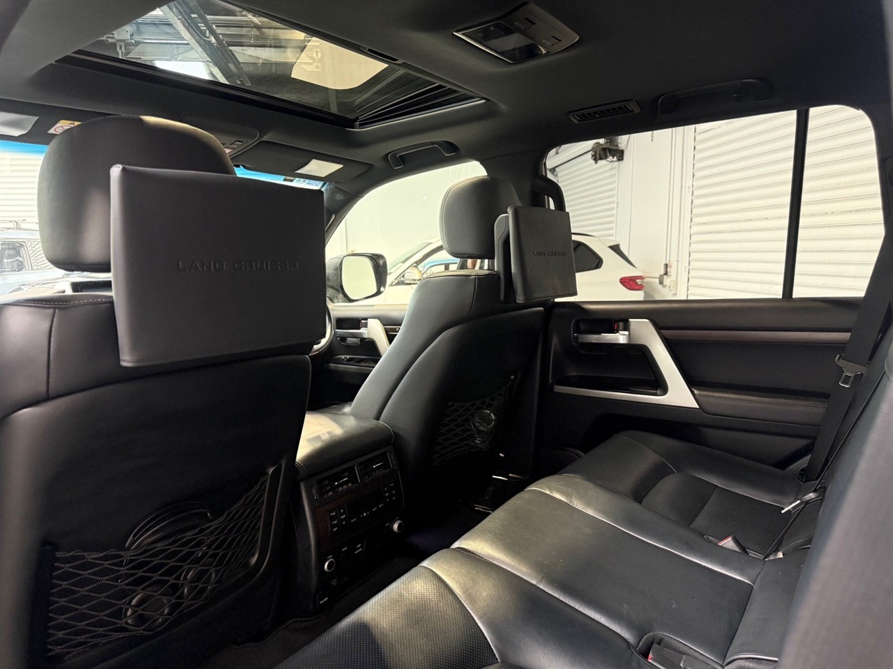 2018 Toyota Land Cruiser
