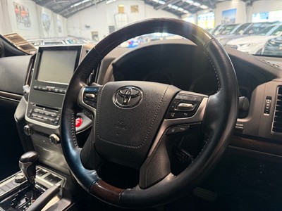 2018 Toyota Land Cruiser - Thumbnail