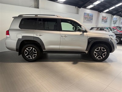 2018 Toyota Land Cruiser - Thumbnail