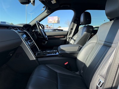 2019 Land Rover Discovery - Thumbnail